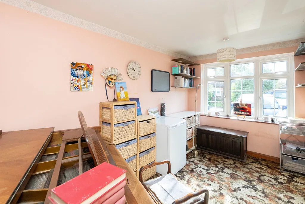 The Borough, Brockham, RH3, photo 6