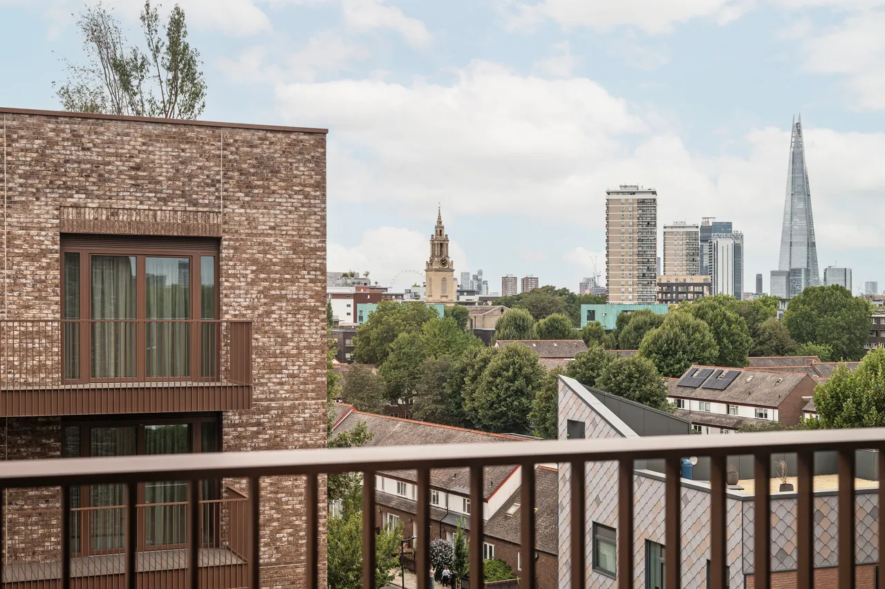3 bed flat to rent — 510 Freans House, Biscuit Walk, London