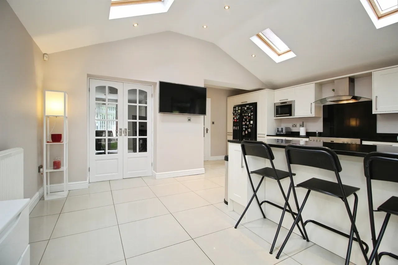 Swarcliffe Avenue, Leeds, photo 7