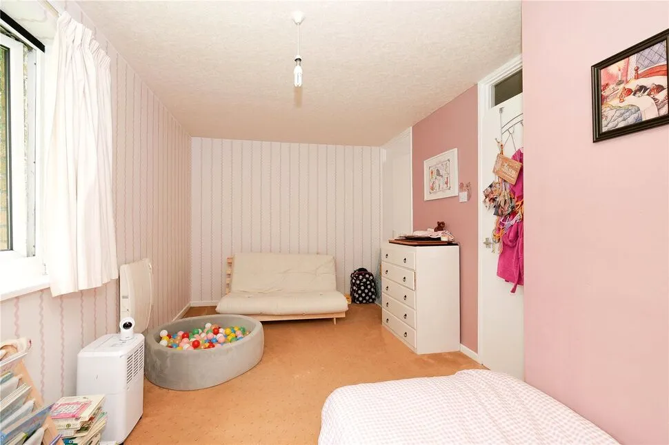 Hoyle Court Road, Baildon, West Yorkshire, BD17, photo 10