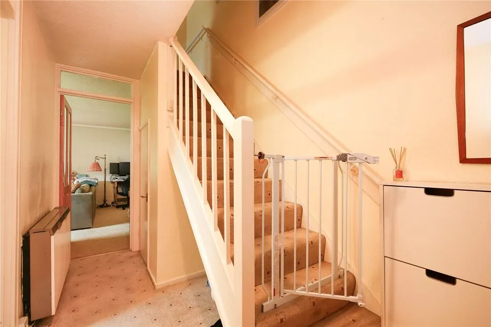Hoyle Court Road, Baildon, West Yorkshire, BD17, photo 9