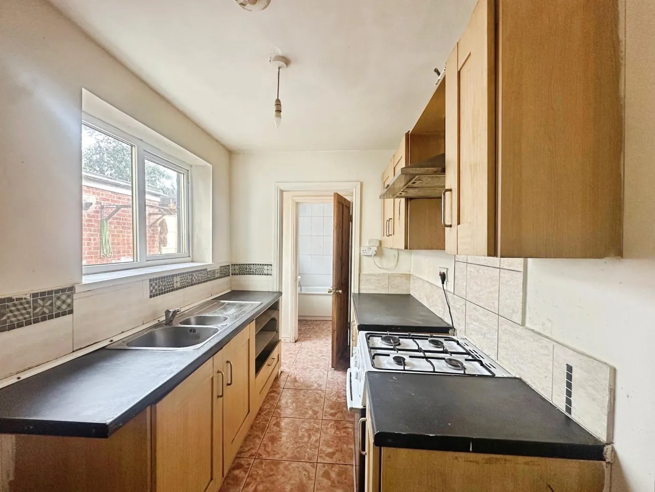 Carter Road, Wolverhampton, WV6, photo 5