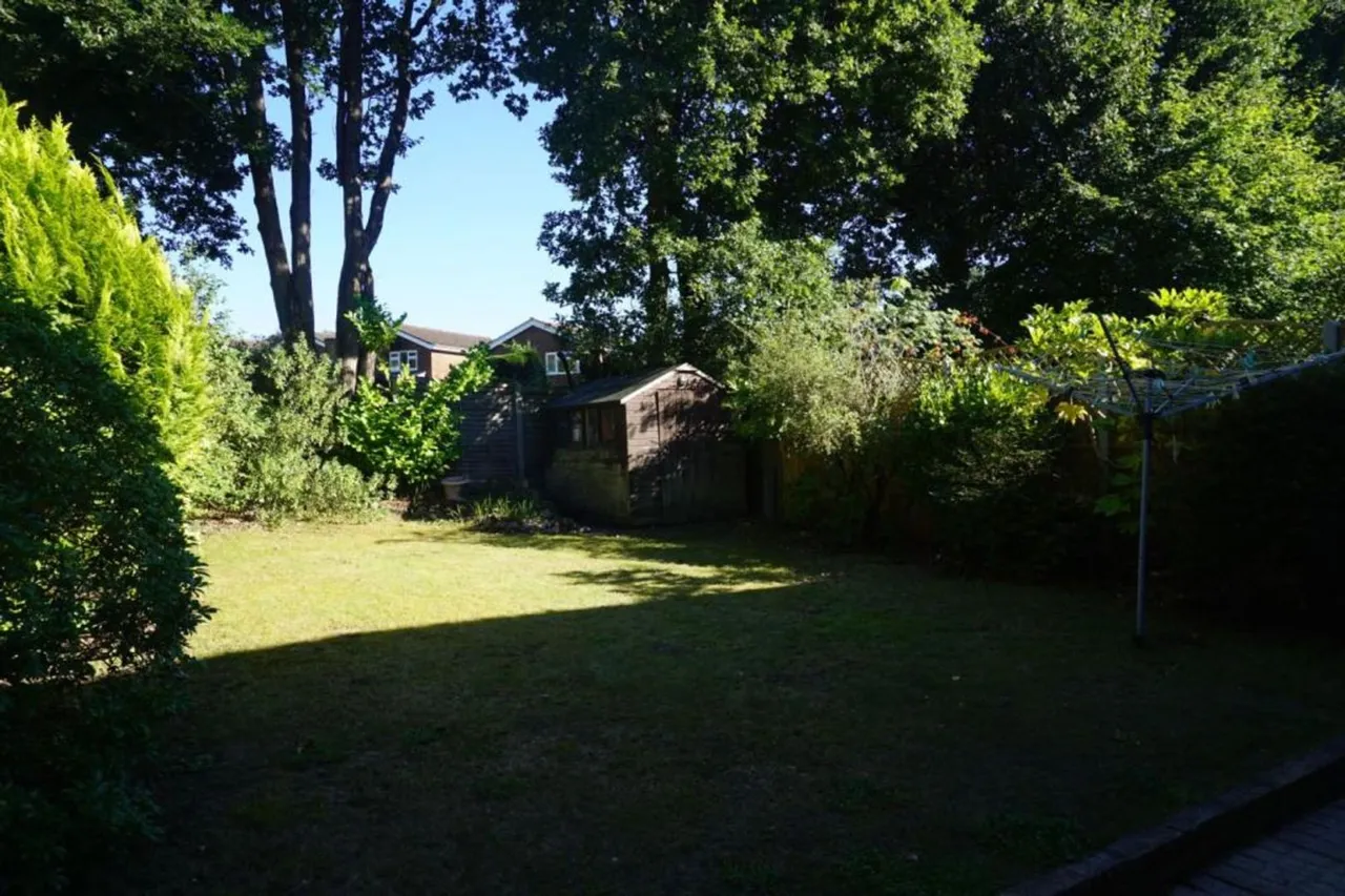 Hastings Close, Camberley, GU16, photo 9