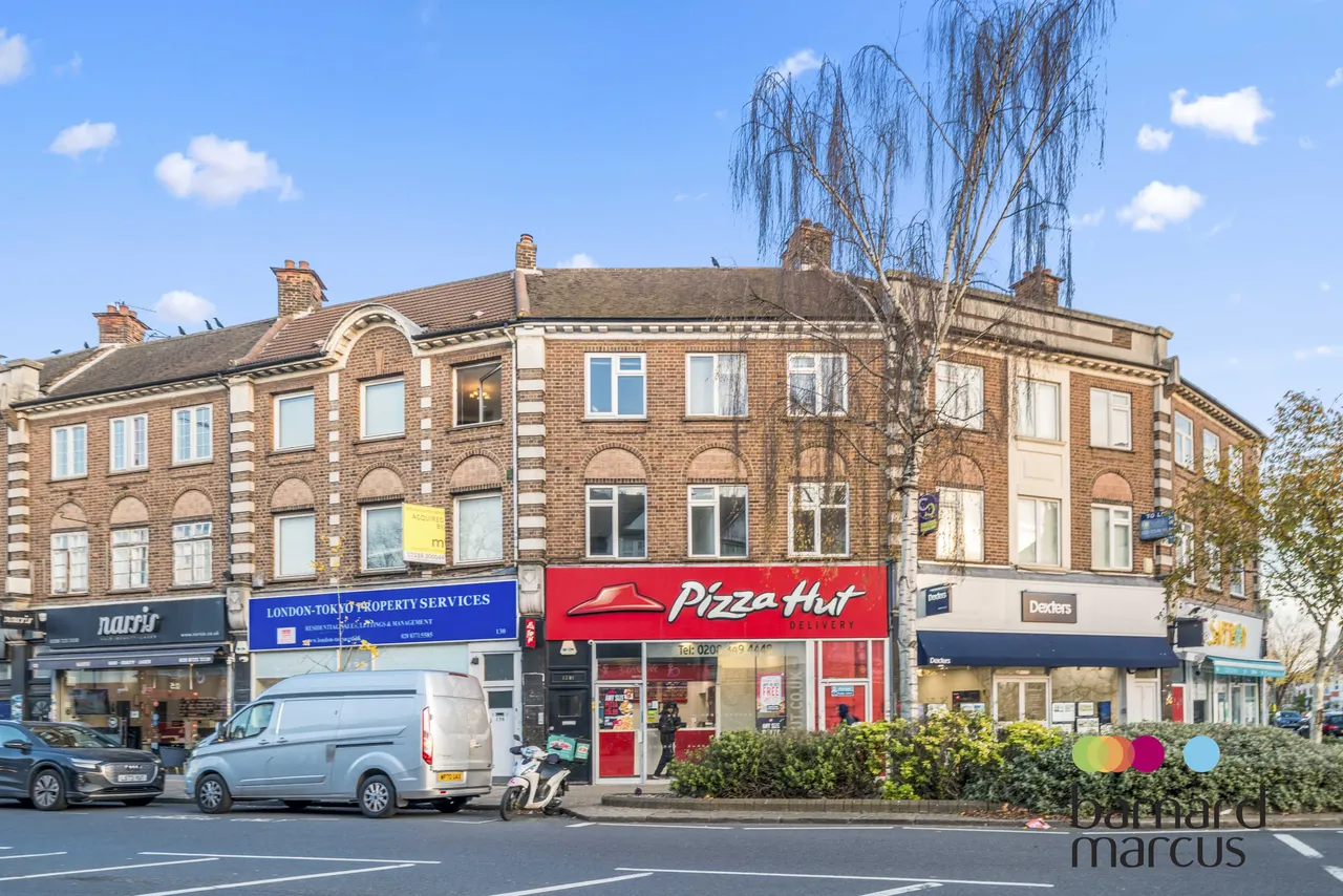 Ballards Lane, London, N3, photo 5