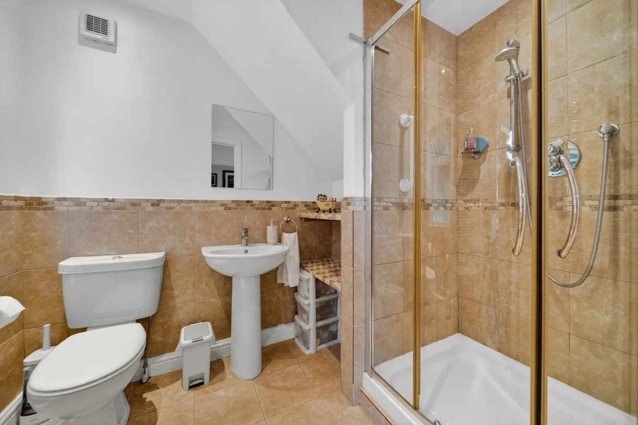 Rein Road, Horsforth, LS18, photo 18
