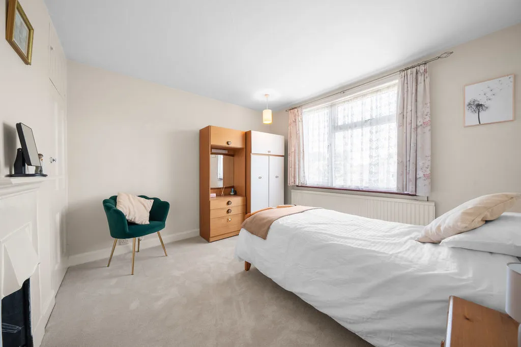 Cottimore Lane, Walton-On-Thames KT12 2BT, photo 9