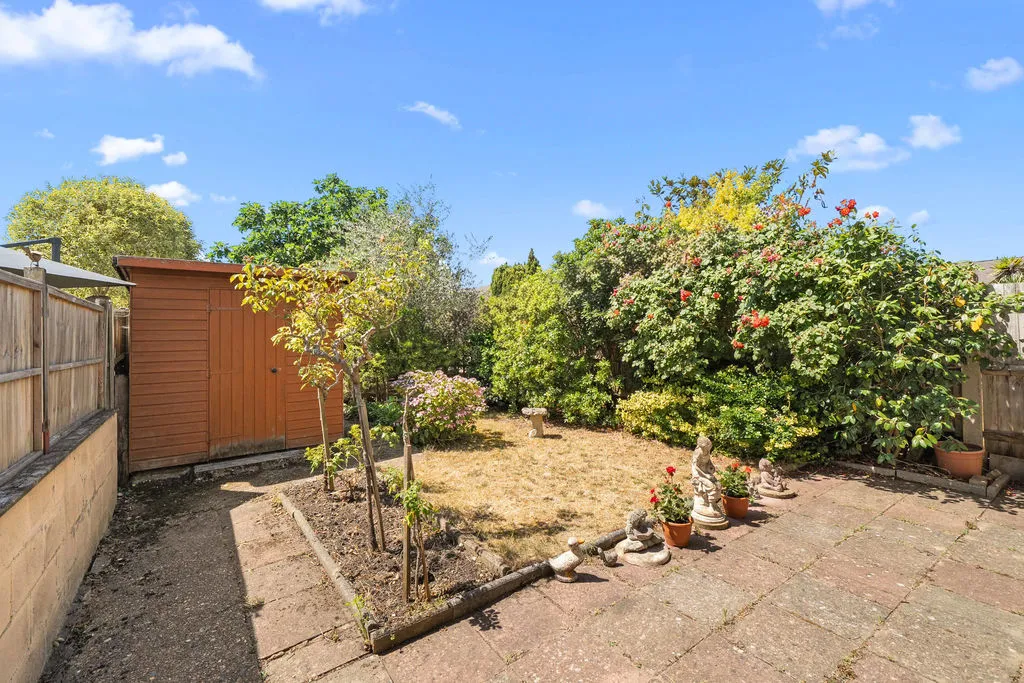 Cottimore Lane, Walton-On-Thames KT12 2BT, photo 13
