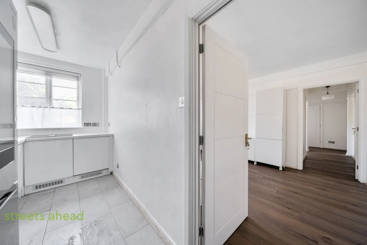 Elmers End Road, London, SE20, photo 8