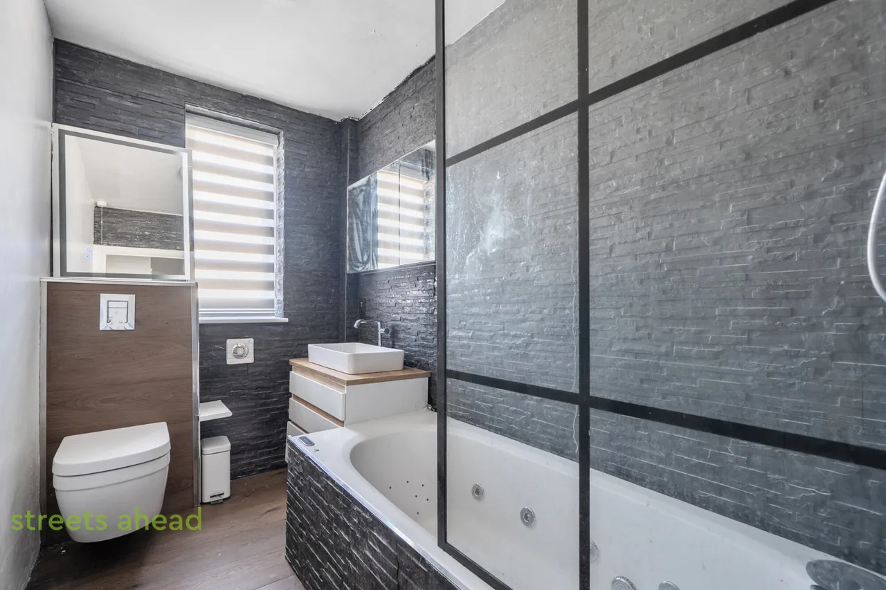 Elmers End Road, London, SE20, photo 4
