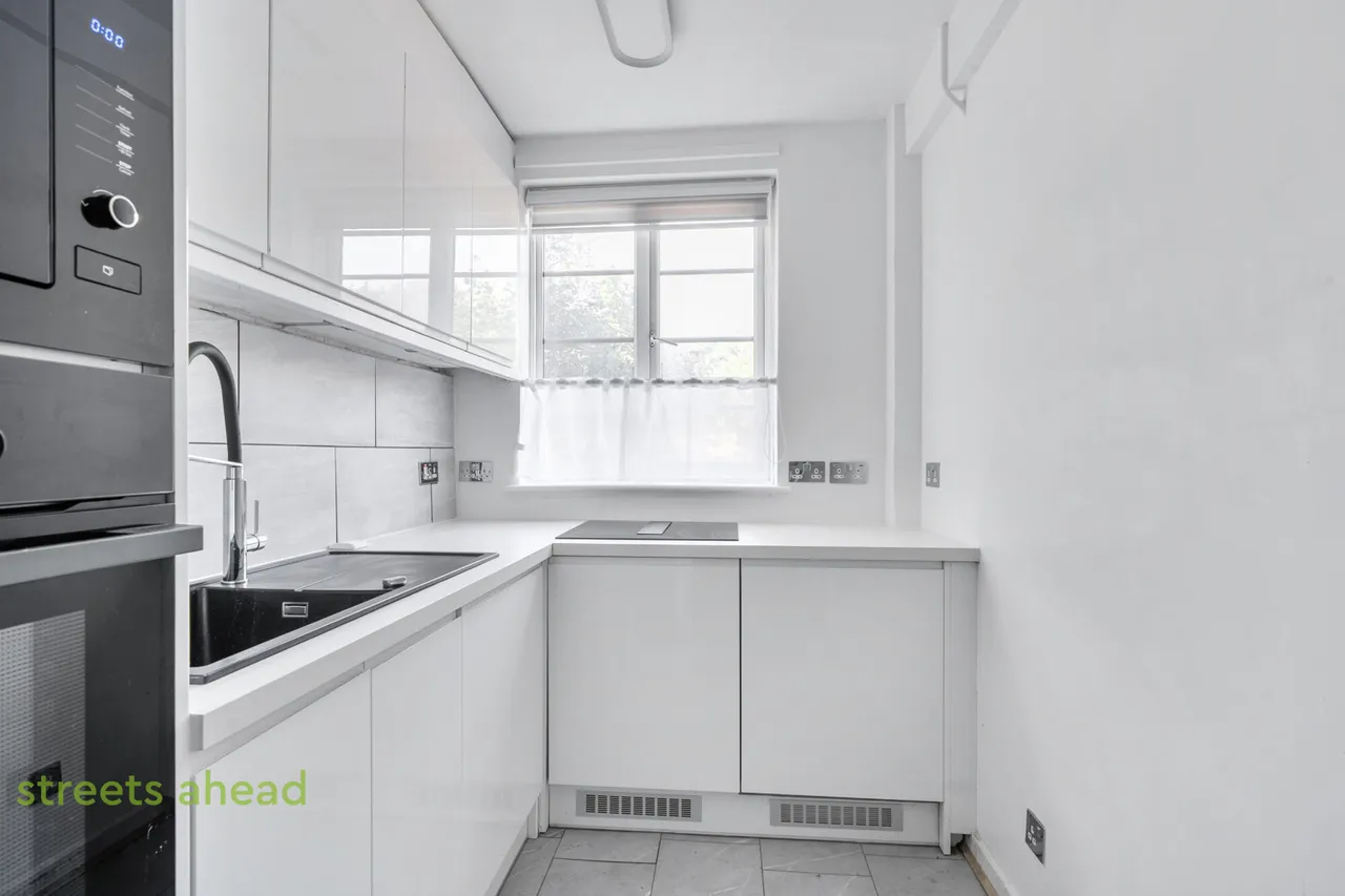 Elmers End Road, London, SE20, photo 10