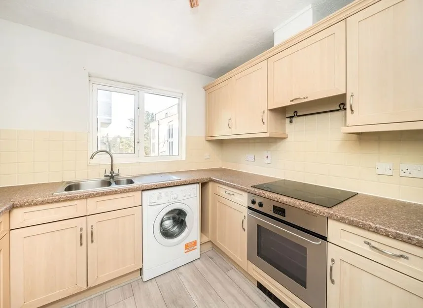 John Austin Close, Kingston Upon Thames, KT2, photo 3