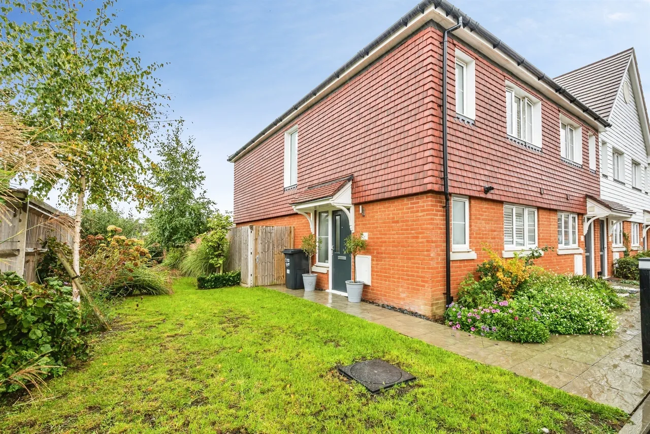 3 bed house for sale, Wateringbury Way, Eastbourne, BN23