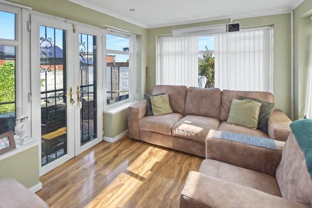 Whitehall Road, Leeds, LS12, photo 14