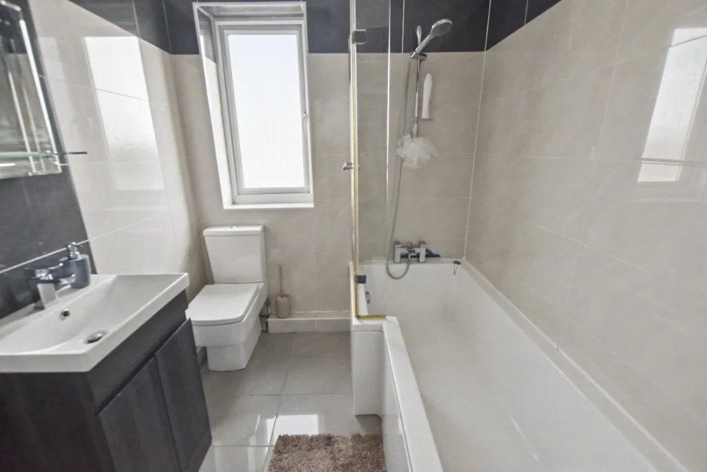 Whitehall Road, Leeds, LS12, photo 9