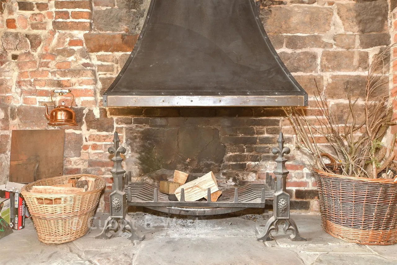 Church Hill, Pulborough, RH20, photo 3