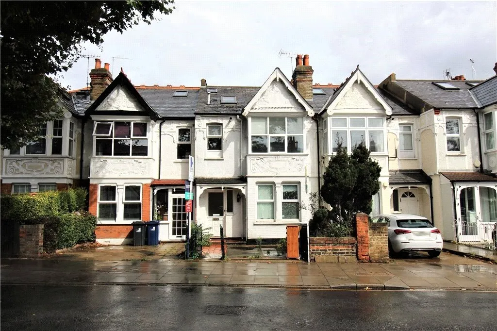 3 bed flat to rent, Northfield Avenue, Ealing, W13