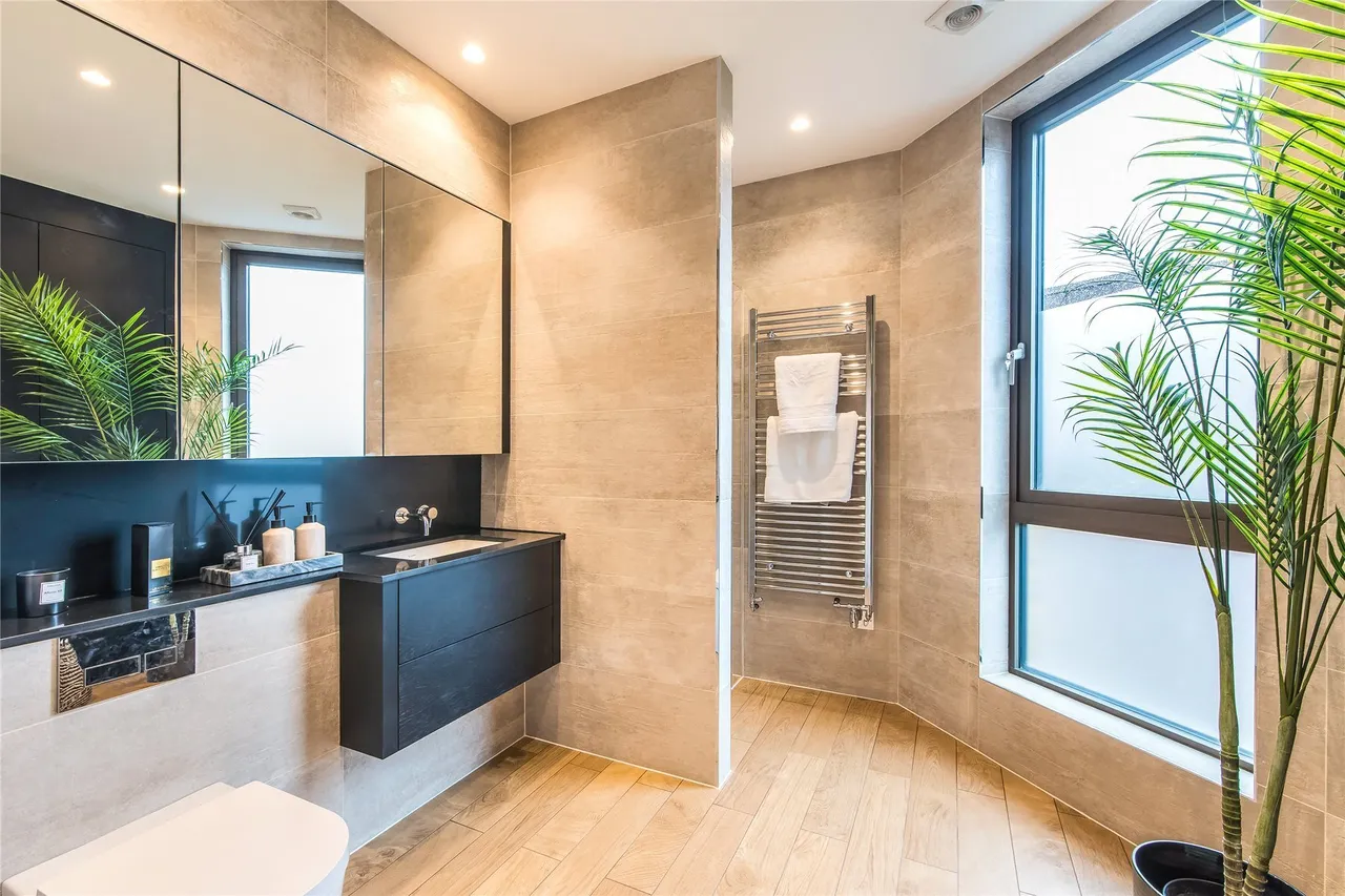Hand Flower House, 617 Kings Road, London, SW6, photo 5