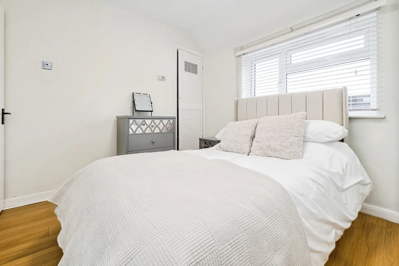 Oval Road South, Dagenham, RM10, photo 6