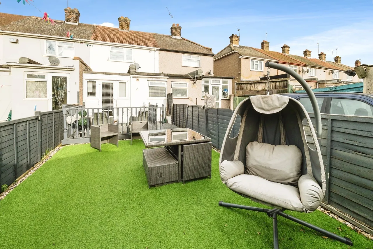 Oval Road South, Dagenham, RM10, photo 8