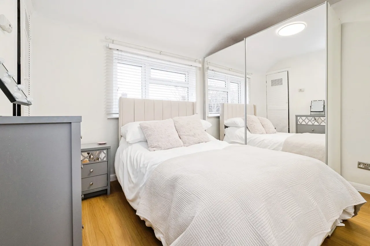 Oval Road South, Dagenham, RM10, photo 17