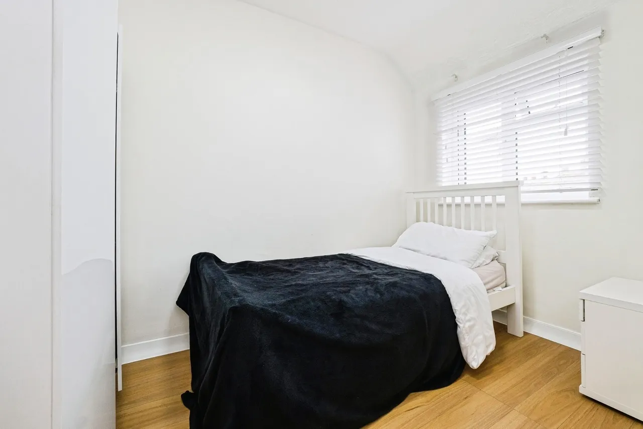 Oval Road South, Dagenham, RM10, photo 16