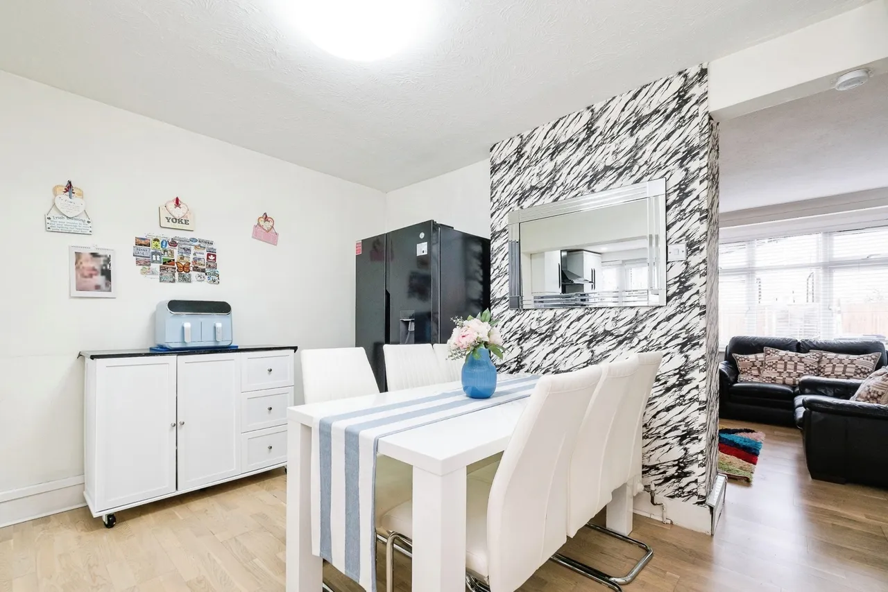 Oval Road South, Dagenham, RM10, photo 5