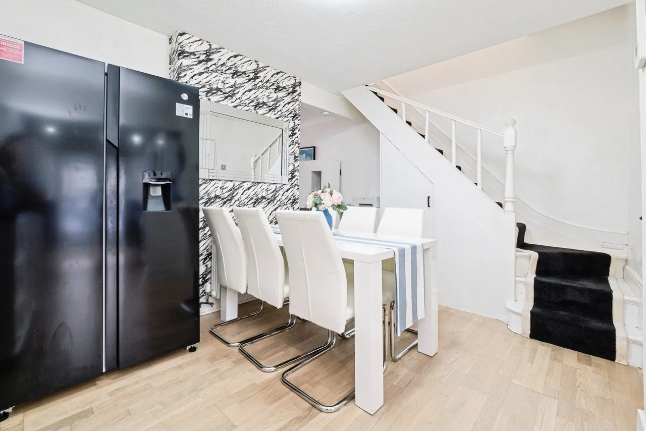 Oval Road South, Dagenham, RM10, photo 15