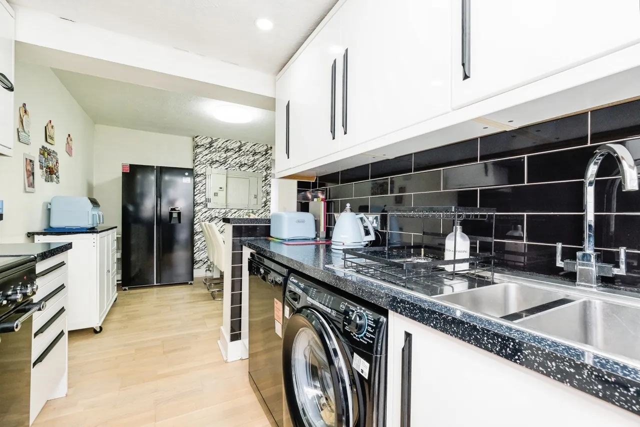 Oval Road South, Dagenham, RM10, photo 9