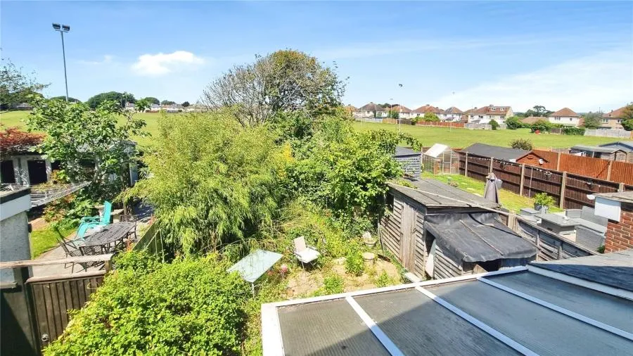 Hawthorn Road, Bognor Regis, PO21, photo 10