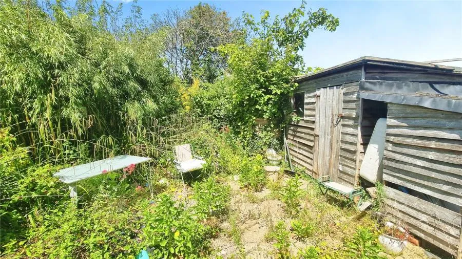 Hawthorn Road, Bognor Regis, PO21, photo 11