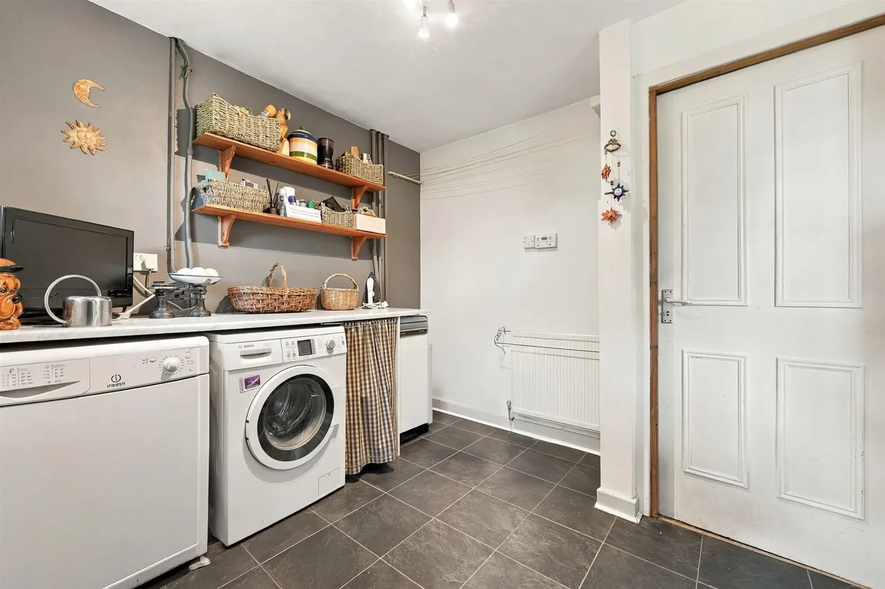Macclesfield Road, Prestbury, SK10, photo 10