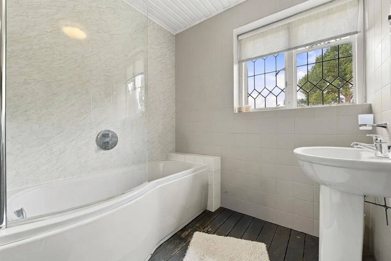 Macclesfield Road, Prestbury, SK10, photo 17