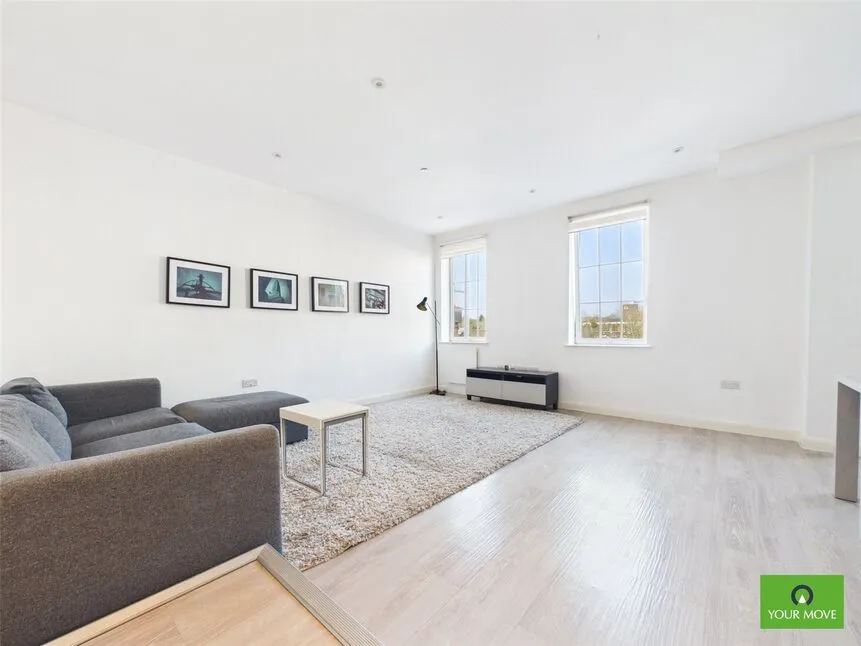 1 bed flat to rent — High Street, Hornchurch, RM12