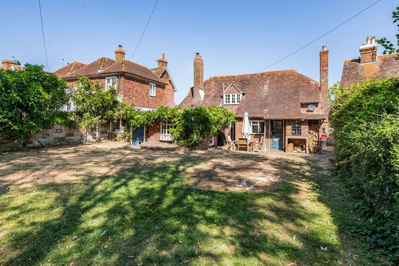 Petworth Road, Wisborough Green, Billingshurst, West Sussex, RH14 0DR, photo 4