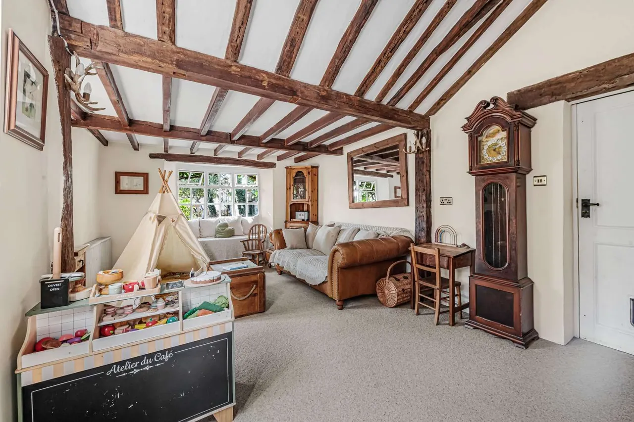 Petworth Road, Wisborough Green, Billingshurst, West Sussex, RH14 0DR, photo 3