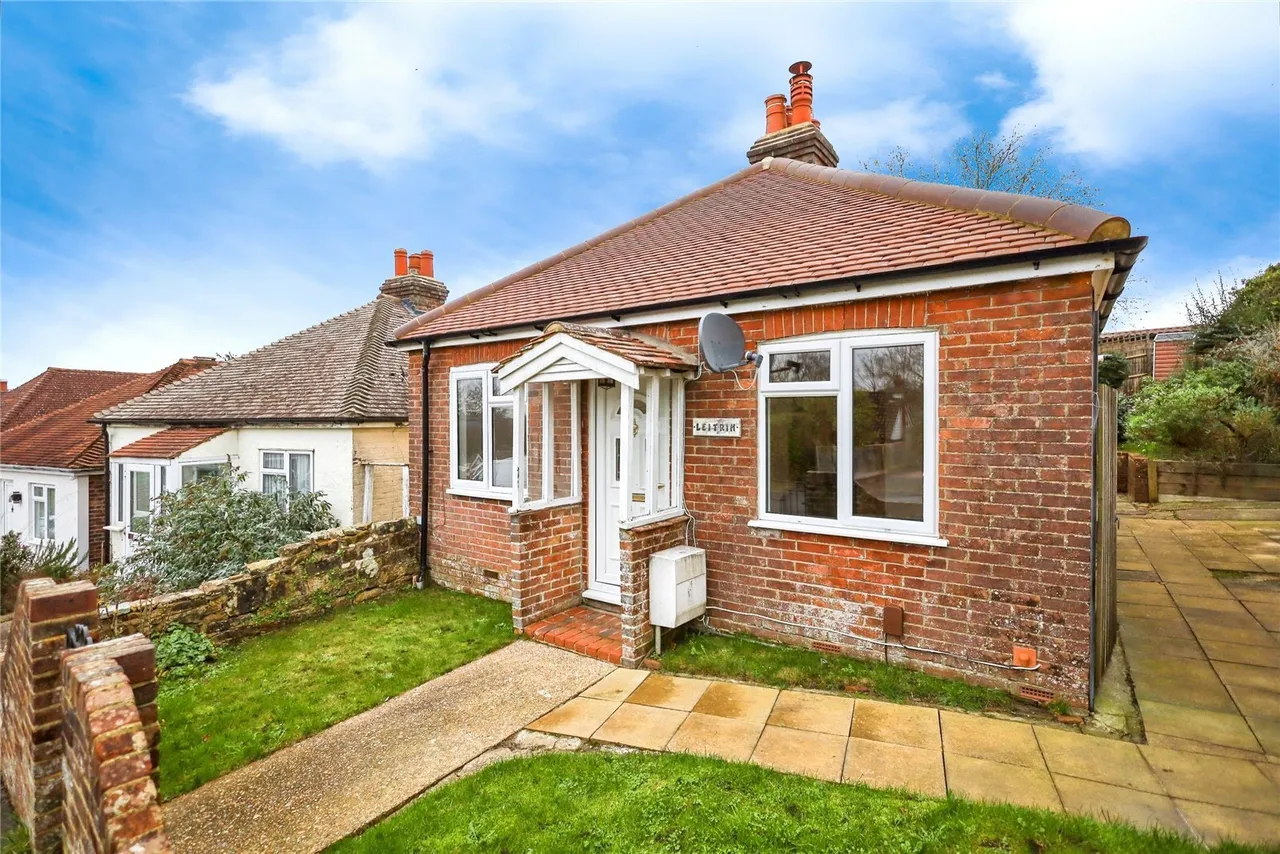 2 bed house for sale, Highview Road, Broad Oak, TN21