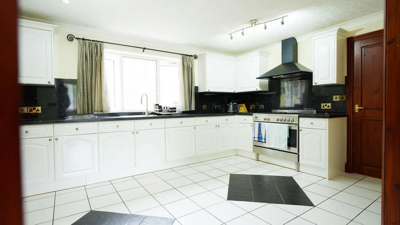 Towyn Road, New Quay, SA45, photo 12