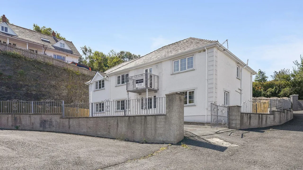 Towyn Road, New Quay, SA45, photo 41