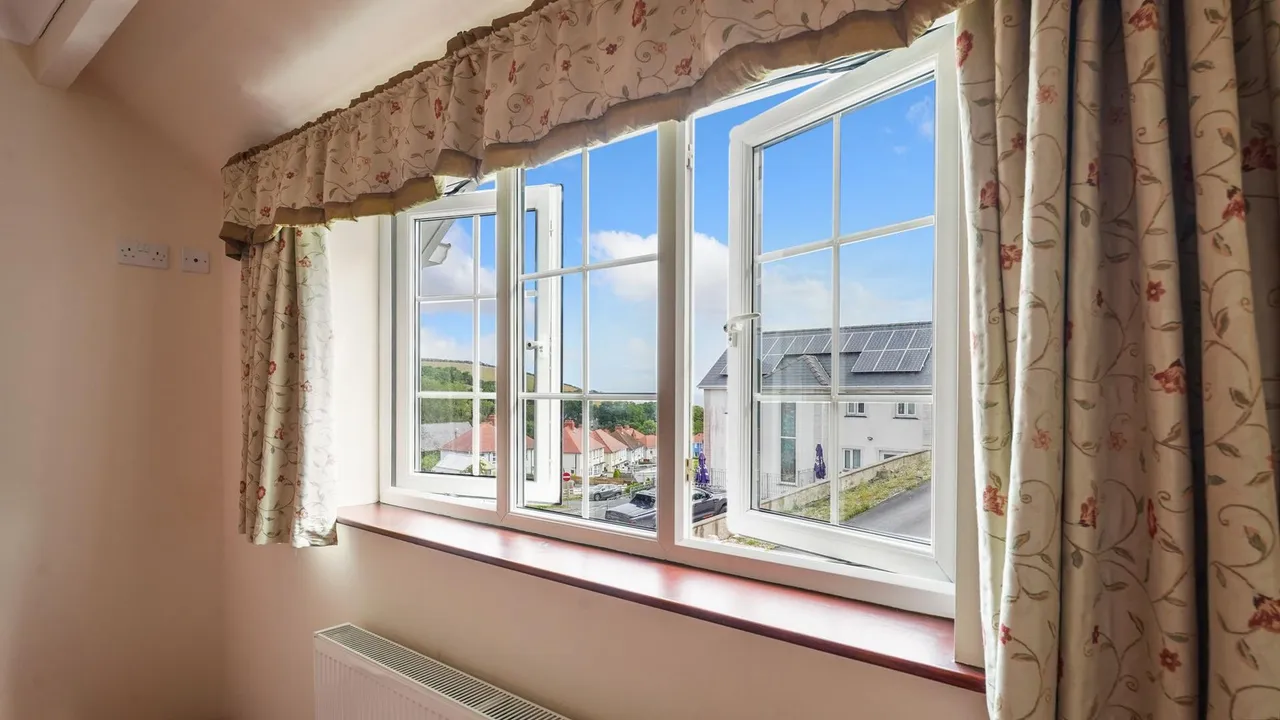 Towyn Road, New Quay, SA45, photo 22