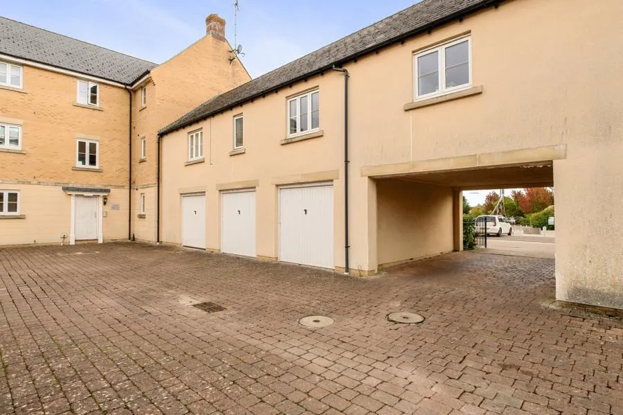 Sorrel Way, Carterton, OX18, photo 10
