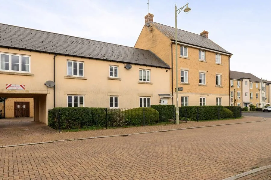 2 bed house for sale, Sorrel Way, Carterton, OX18