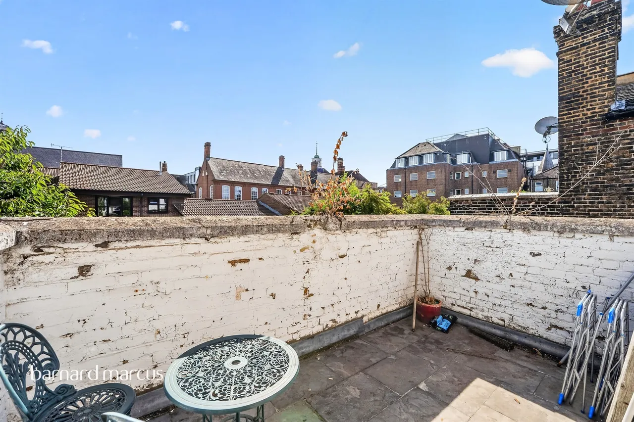 Latchmere Road, London, photo 9