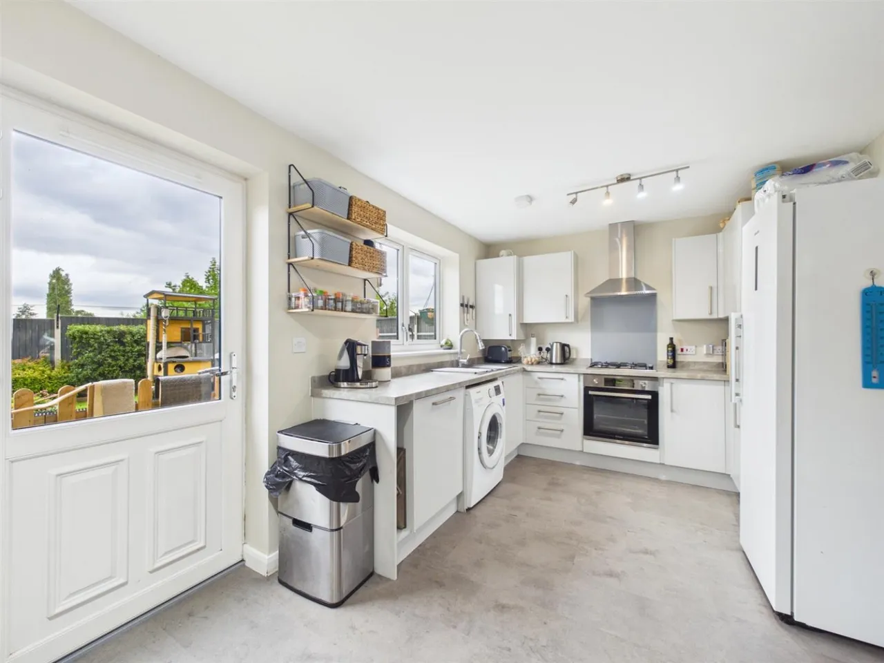 Squires Road, photo 6
