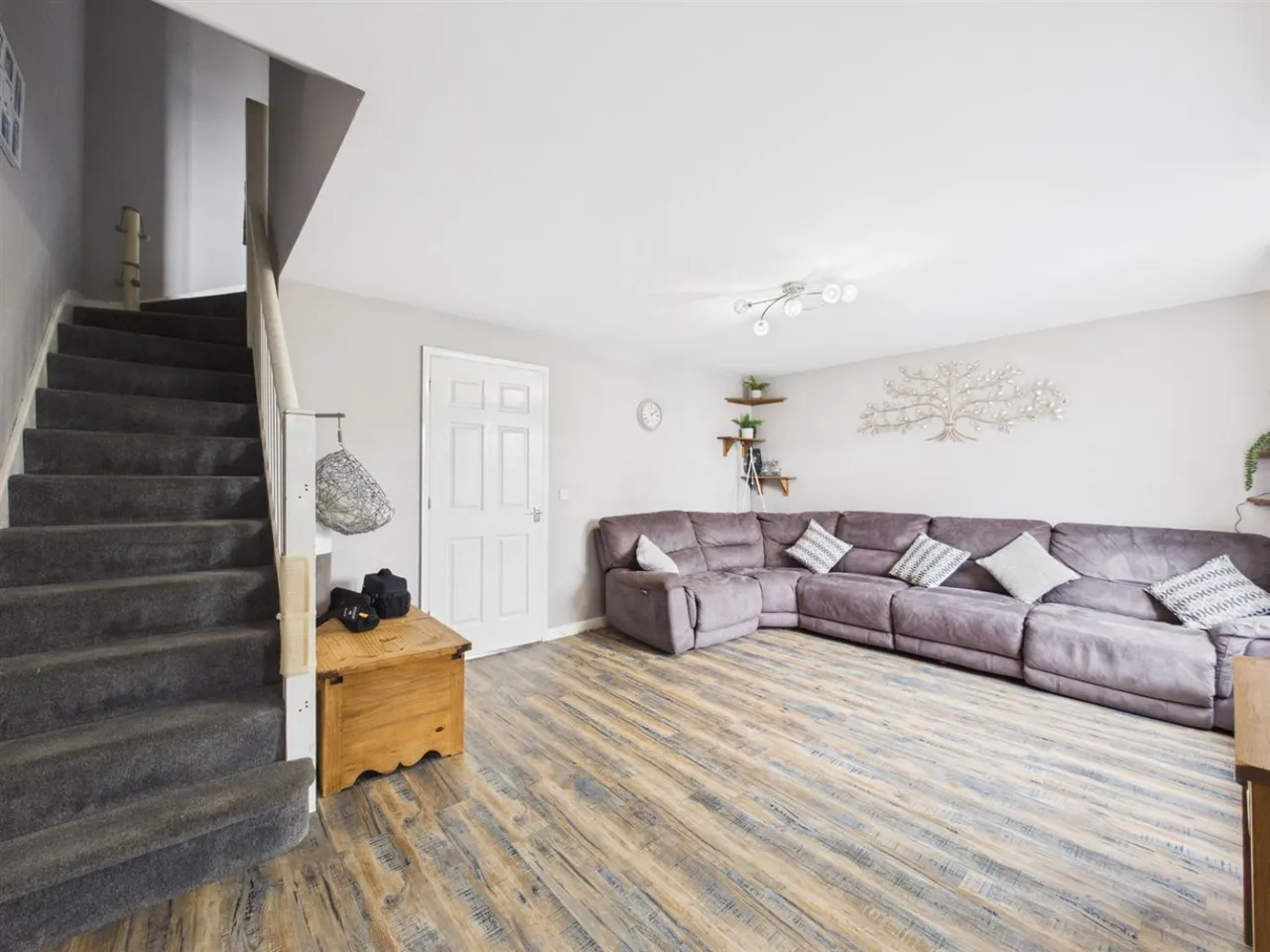 Squires Road, photo 3