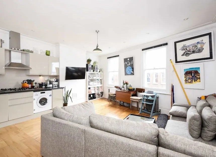 2 bed flat to rent, Fulham Road, Parsons Green, SW6