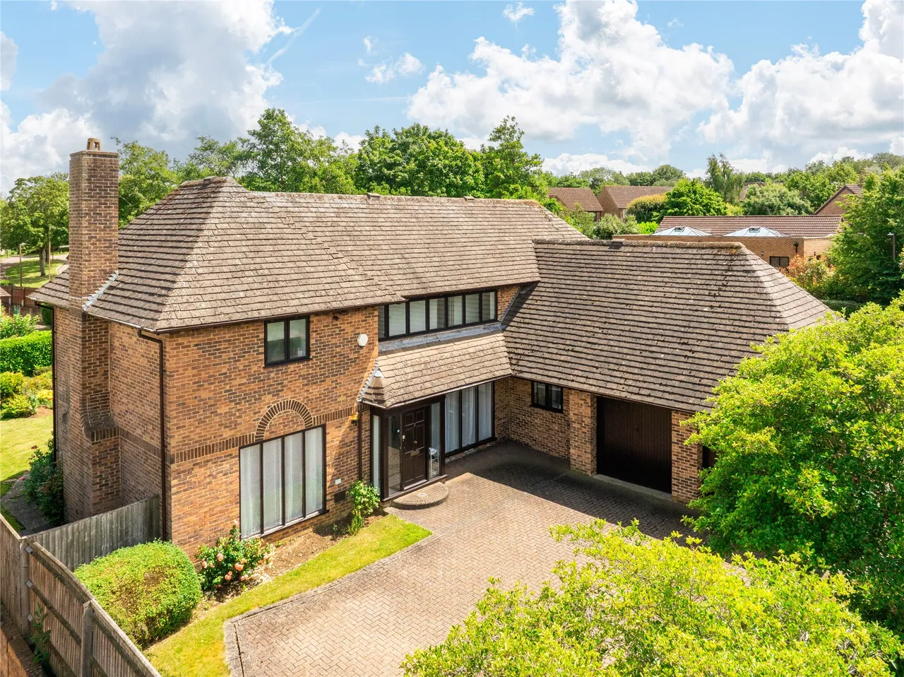 5 bed house for sale, Redland Drive, Loughton, MK5