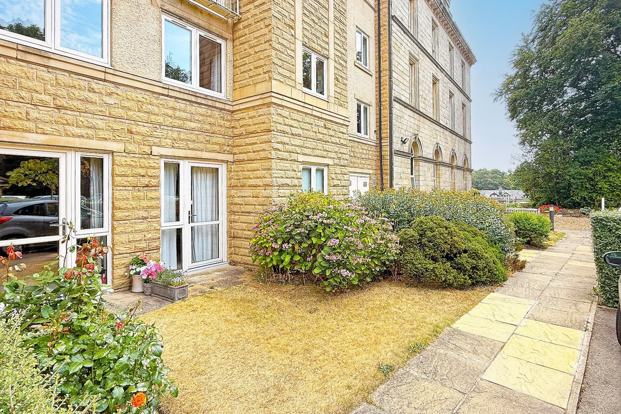 1 bed flat for sale, The Adelphi Cold Bath Road, Harrogate, HG2