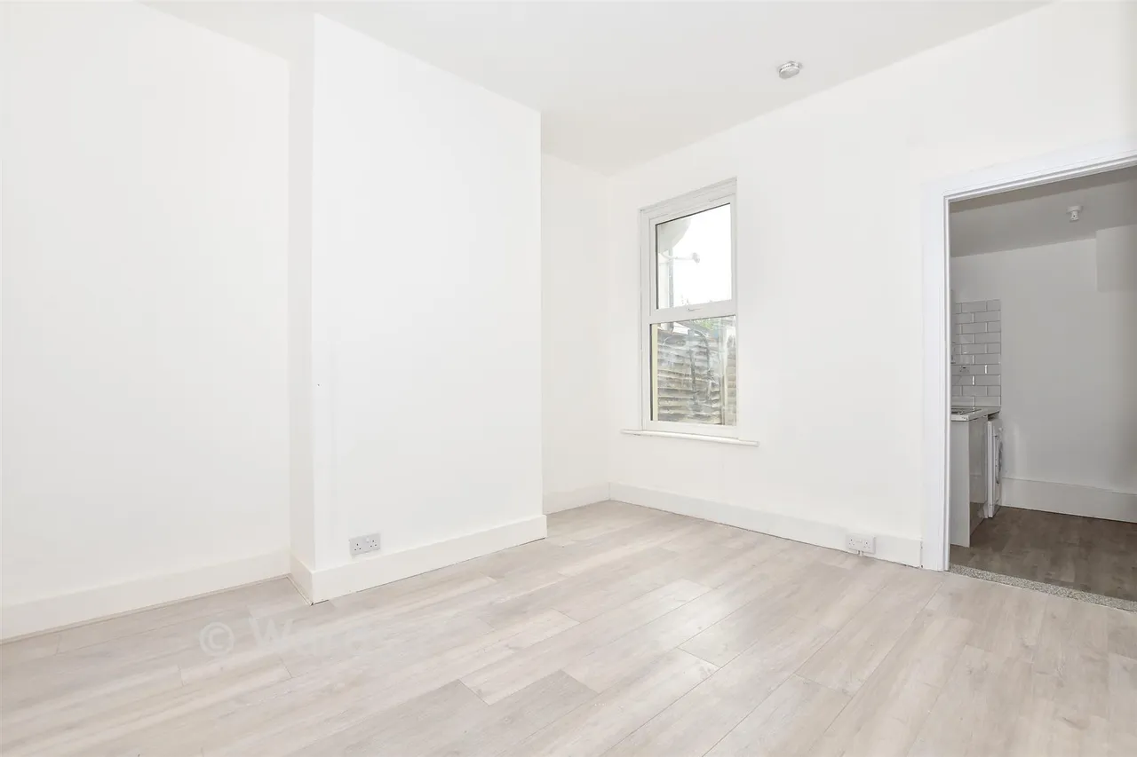 Park Avenue, Northfleet, DA11, photo 3