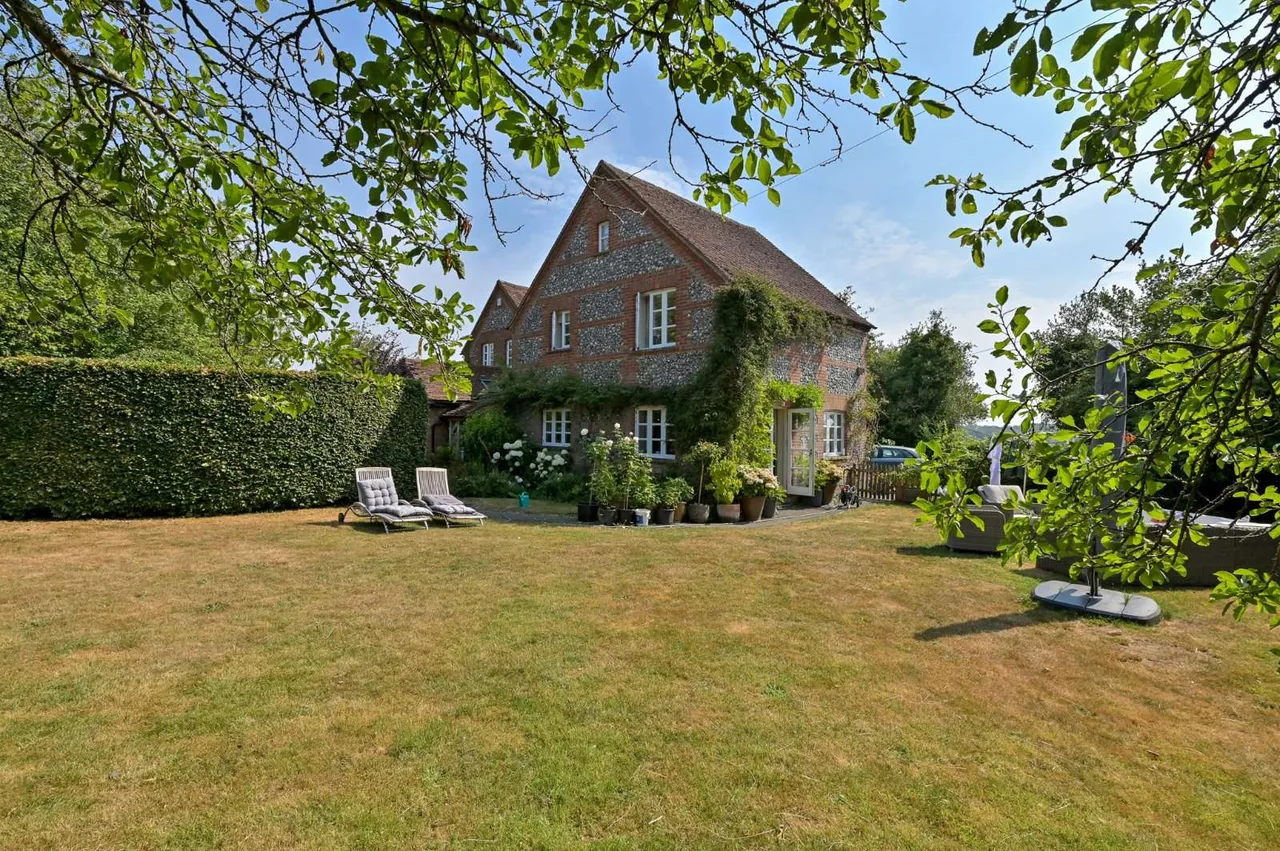 5 bed house to rent — Cholsey Grange, Ibstone, High Wycombe, Buckinghamshire, HP14 3XT