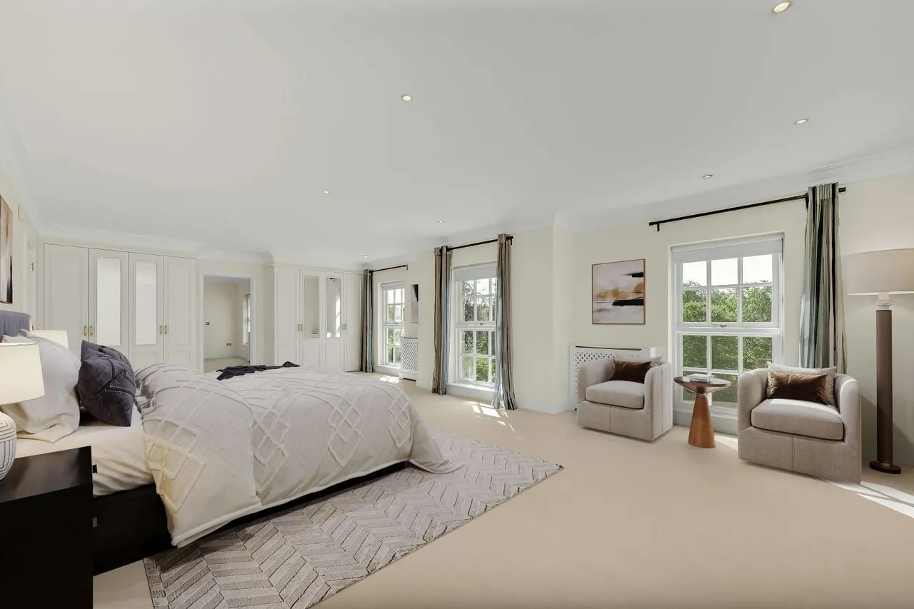 Blackhills, Esher, Surrey, KT10 9JP, photo 2